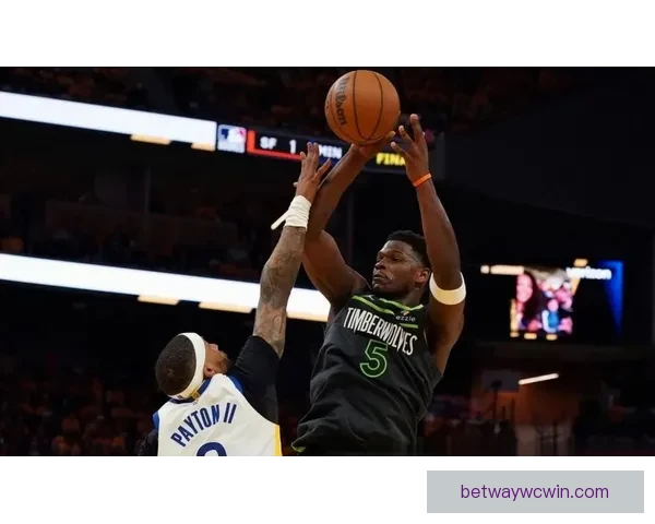 凯尔特人终结雷霆12连胜 布朗砍31分8篮板 亚历山大空砍33分